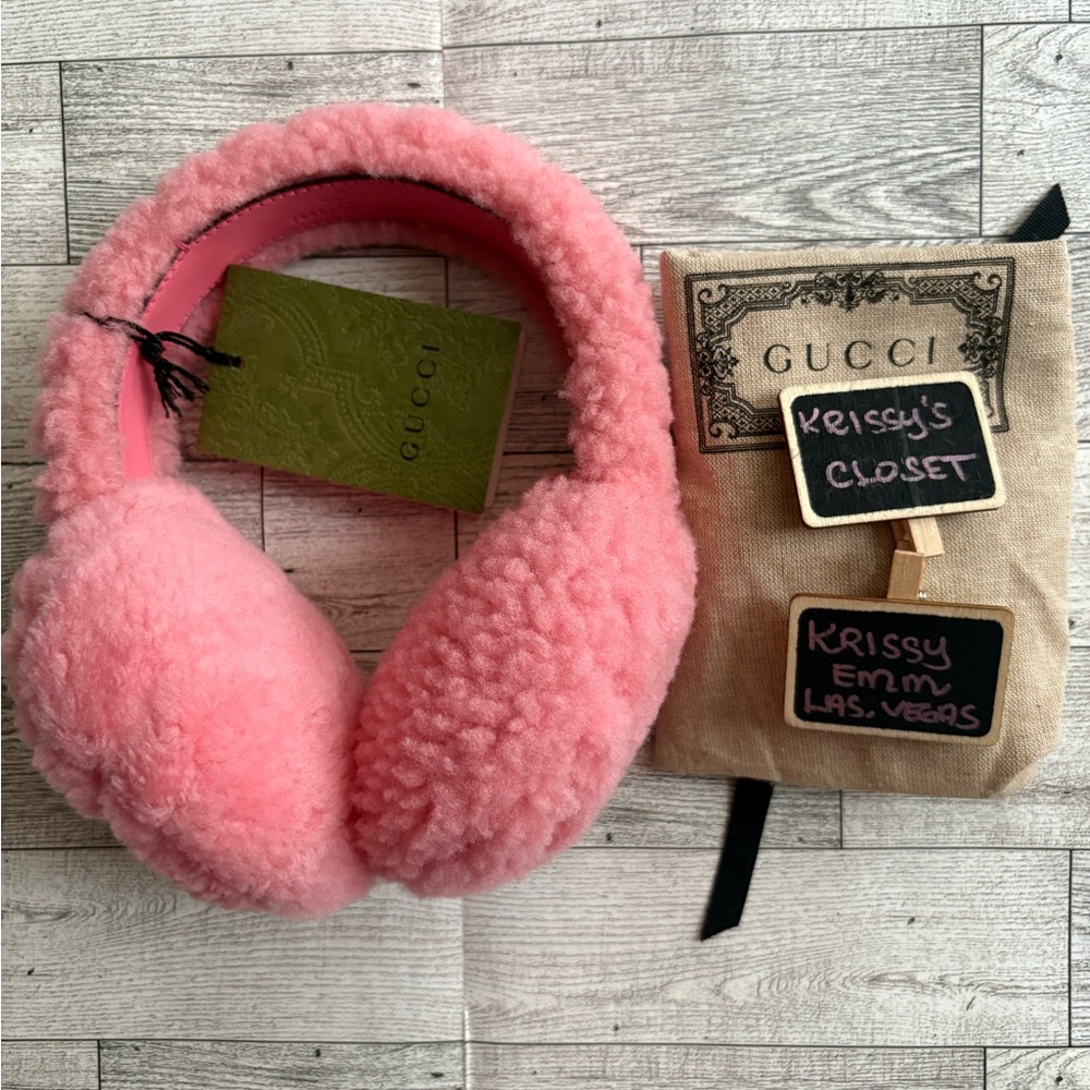 💯 Authentic Gucci Pink Shearling  Earmuffs